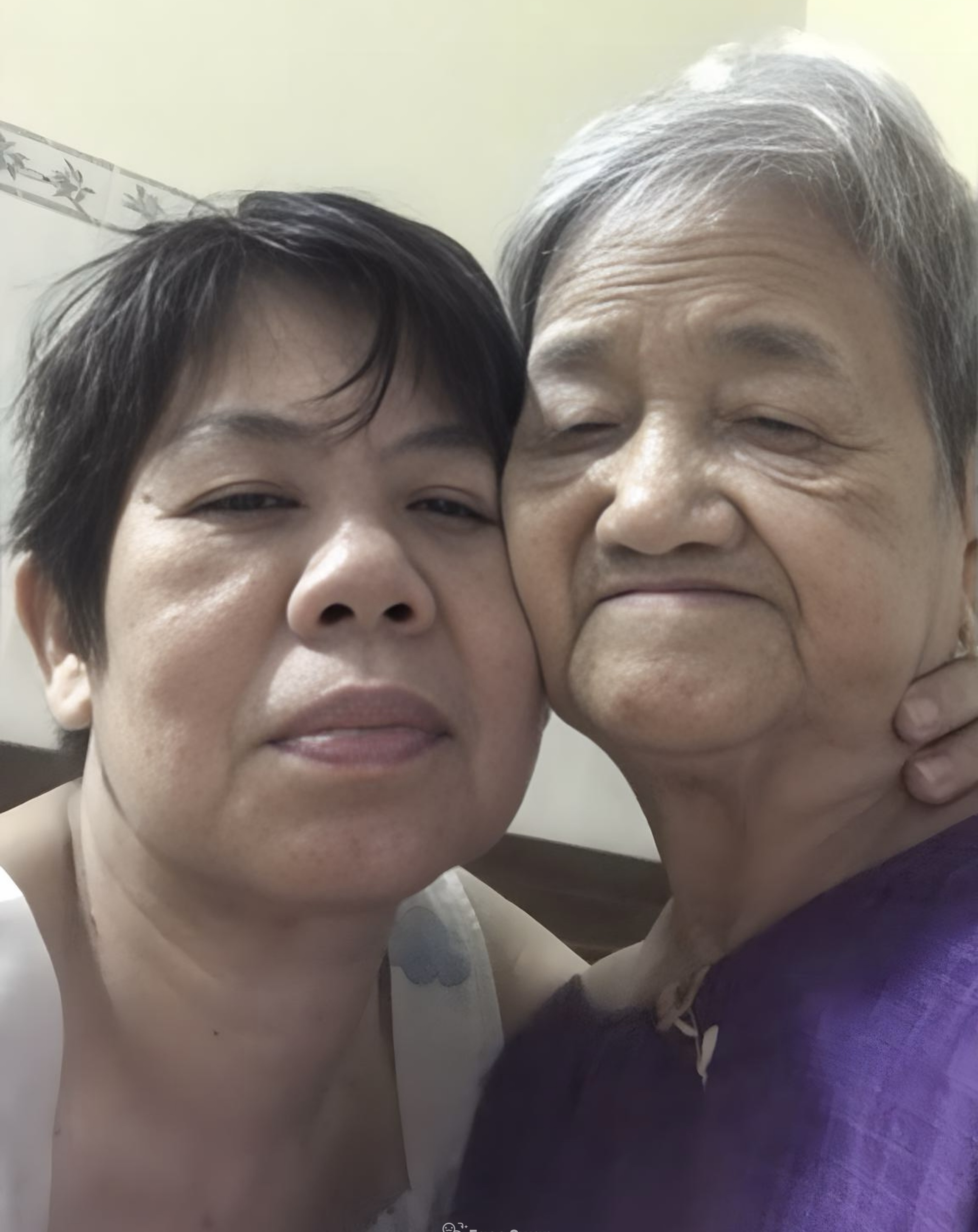 MẸ ƠI, CON XIN CÚI ĐẦU TRƯỚC MỘT CUỘC ĐỜI THẦM LẶNG
