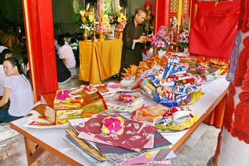 Cúng Rằm tháng 7 sao cho đúng