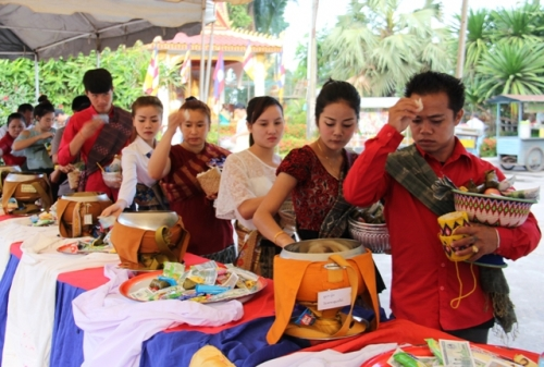 Ngày mãn chay - một thời điểm quan trọng của người Lào